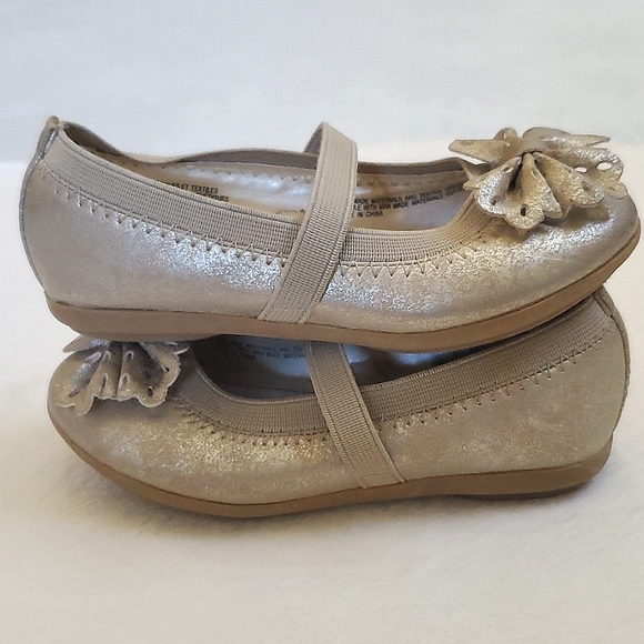Cherokee Champagne Metallic Baby Toddler Girls Size 7 Shoes - Picture 6 of 10